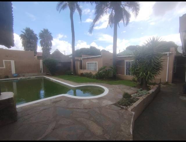 4 BEDROOM HOUSE FOR SALE IN THE HILL